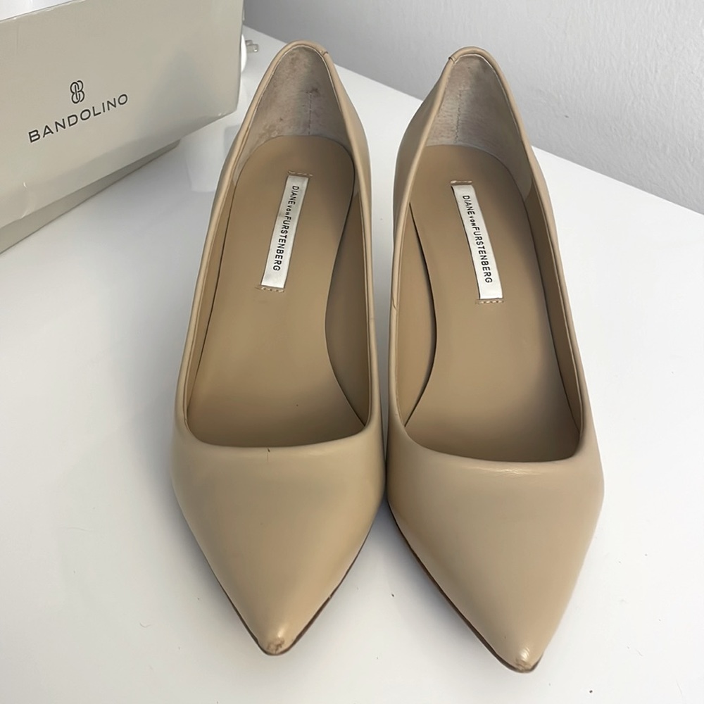 Diane Bob Furstenberg tan beige leather pump 7.5